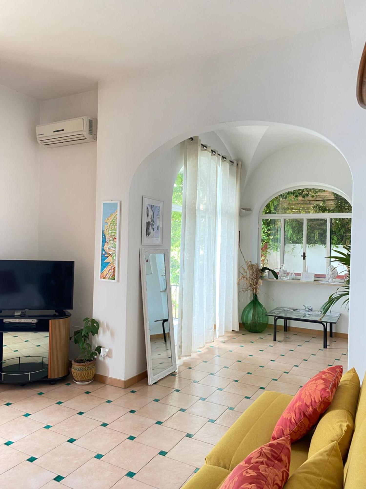 Positano'S Flats Apartment ภายนอก รูปภาพ